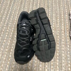 On Running Cloud Venture sneakers size 6